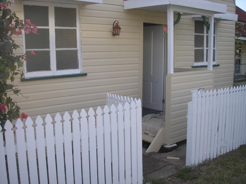 4 Mortimer Street, Ipswich QLD 4305
