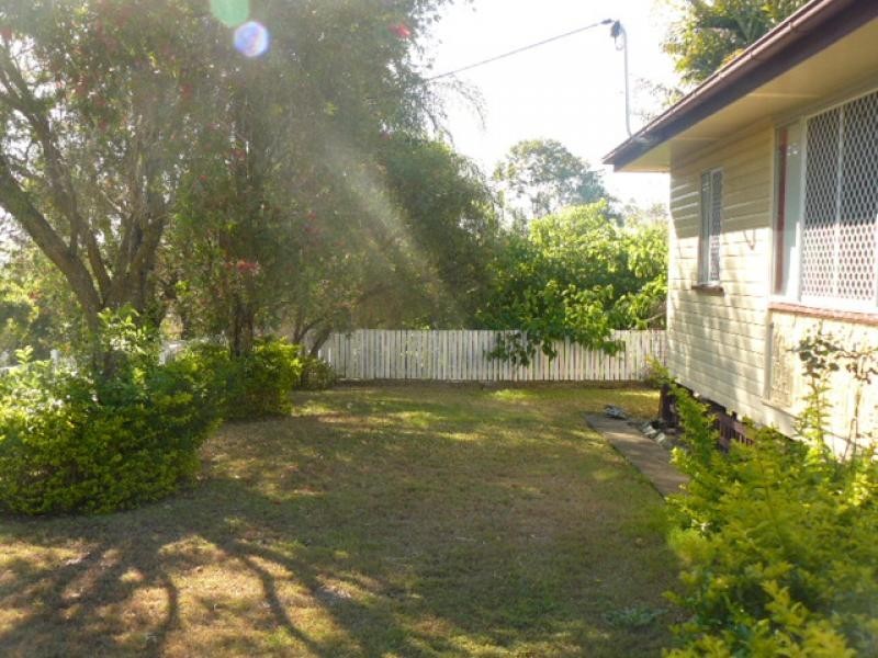 16 Braeside Road, Bundamba QLD 4304