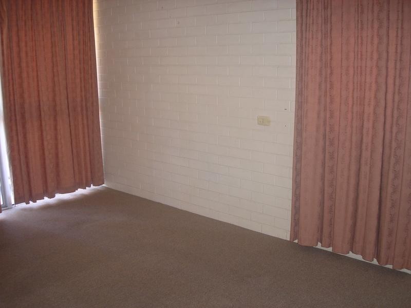 2/11 South Street, Ipswich QLD 4305