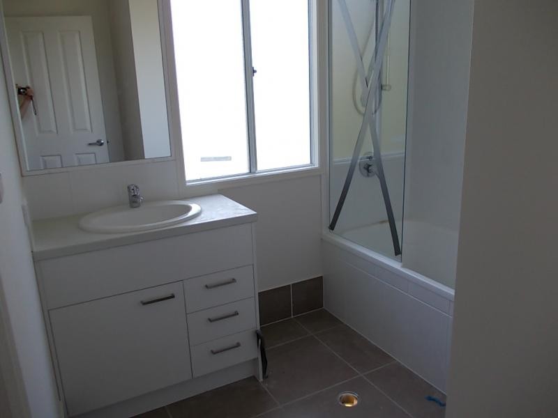 2 Lennon Lane, North Ipswich QLD 4305