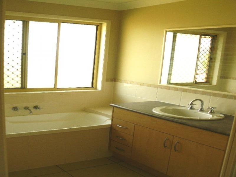 43 Mellor Place, Brassall QLD 4305