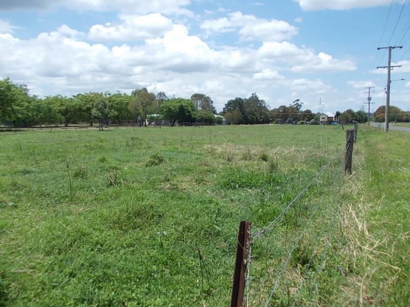 2 White Street, Bundamba QLD 4304