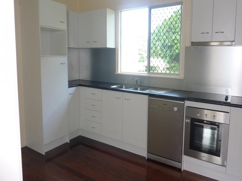 7 Queen Street, Newtown QLD 4305