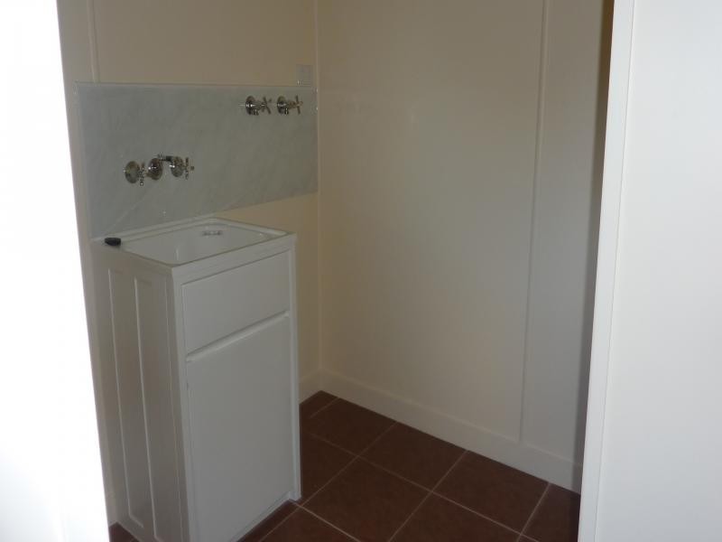 7 Queen Street, Newtown QLD 4305