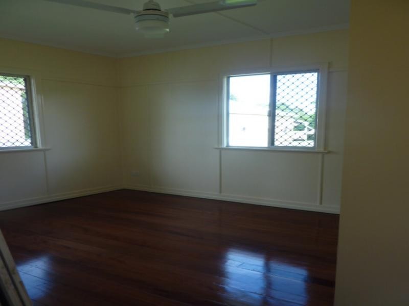 7 Queen Street, Newtown QLD 4305