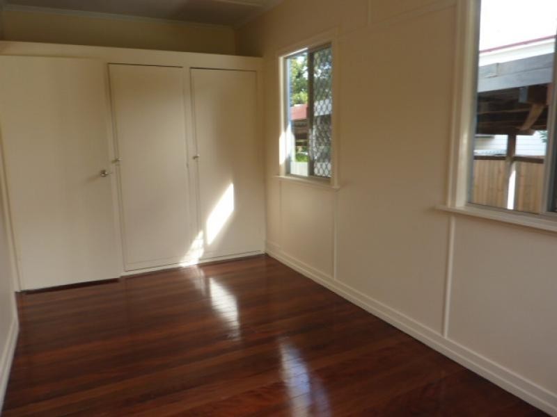 7 Queen Street, Newtown QLD 4305