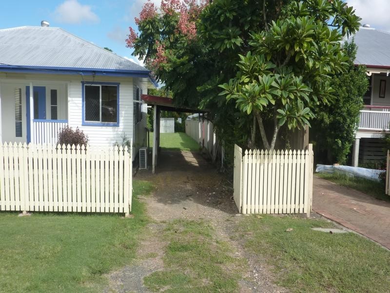 7 Queen Street, Newtown QLD 4305
