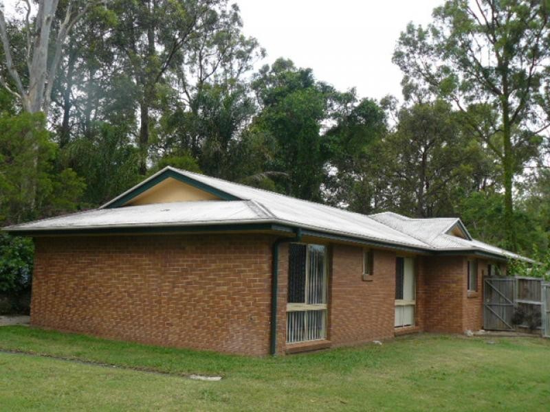 1 John Staines Crescent, North Ipswich QLD 4305