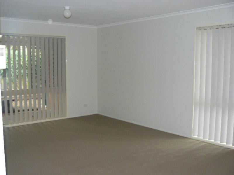 1 John Staines Crescent, North Ipswich QLD 4305