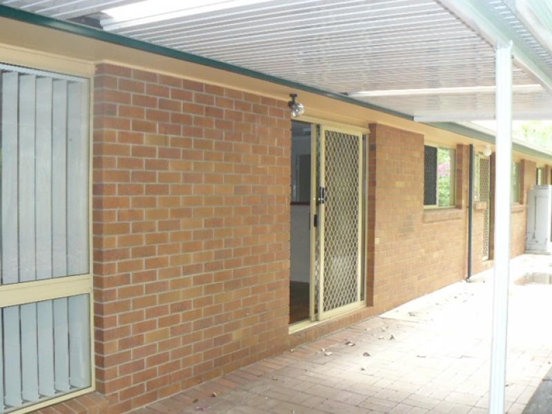 1 John Staines Crescent, North Ipswich QLD 4305