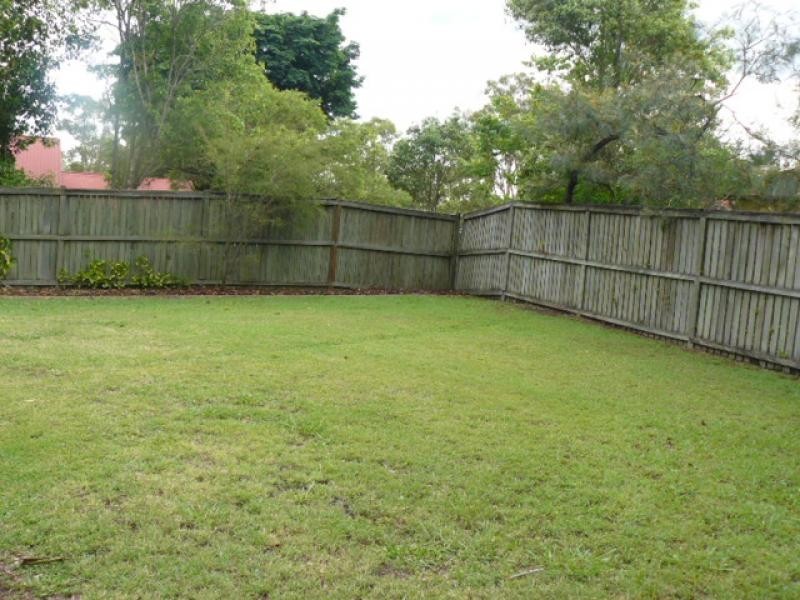 1 John Staines Crescent, North Ipswich QLD 4305