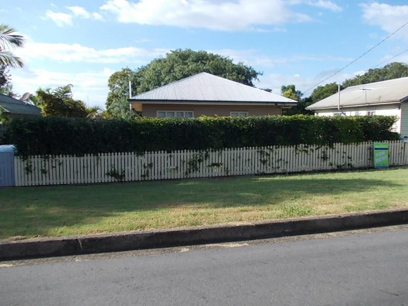 35 Samford Road, Leichhardt QLD 4305