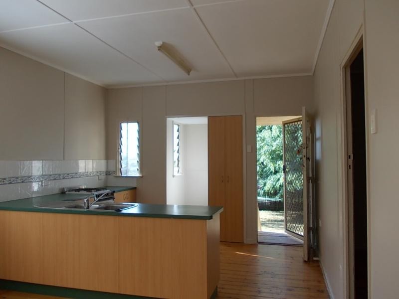 35 Samford Road, Leichhardt QLD 4305