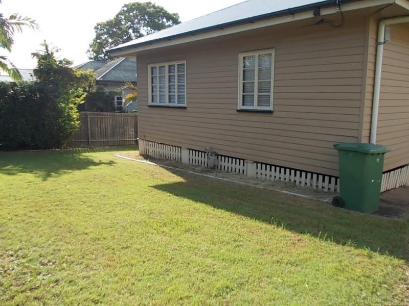 35 Samford Road, Leichhardt QLD 4305