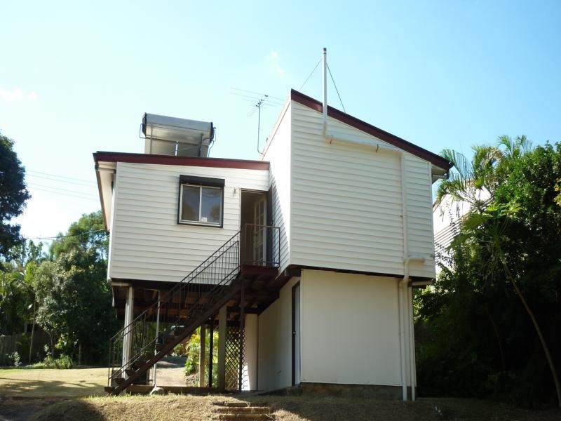 14 Oak Street, Bundamba QLD 4304