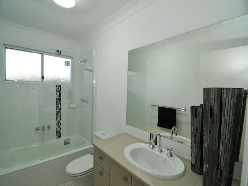 8  Bremer Parade, Basin Pocket QLD 4305