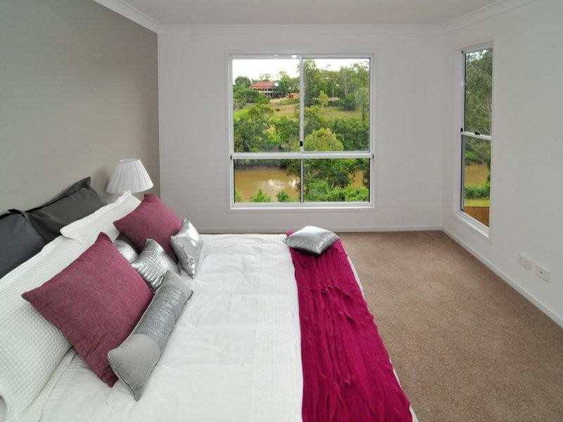 8  Bremer Parade, Basin Pocket QLD 4305