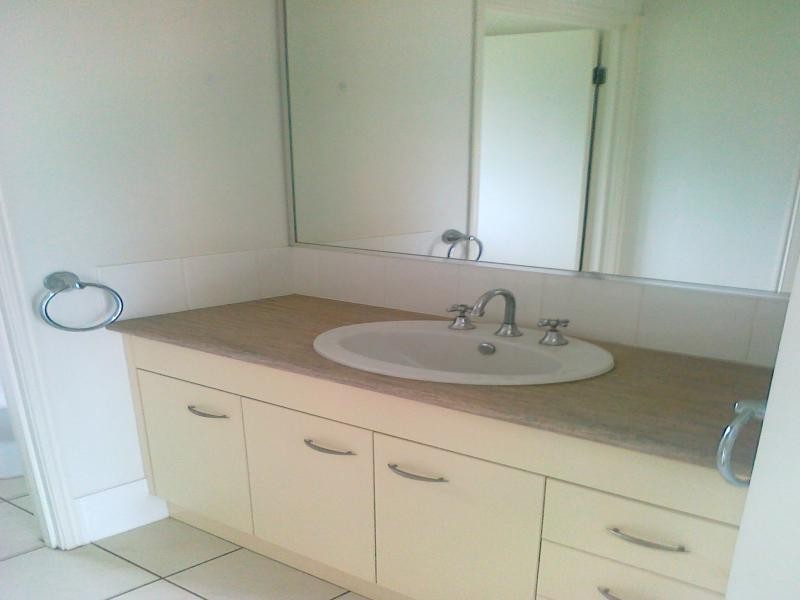 68 Anna Drive, Raceview QLD 4305