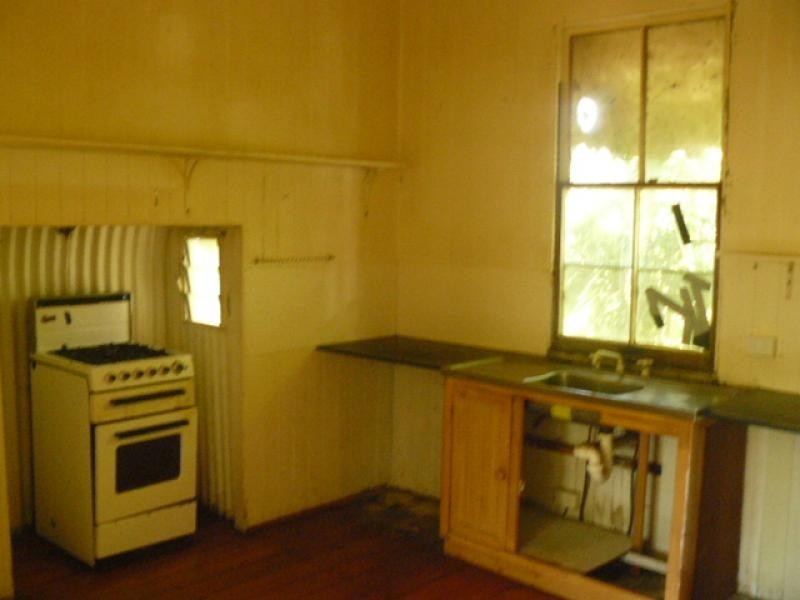 18 Smith Street, North Ipswich QLD 4305