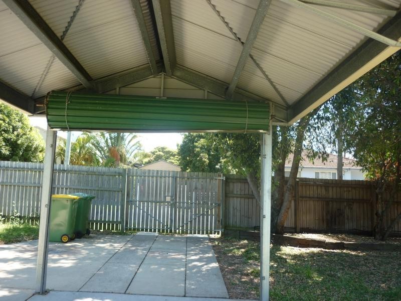 6 Bass Street, Leichhardt QLD 4305