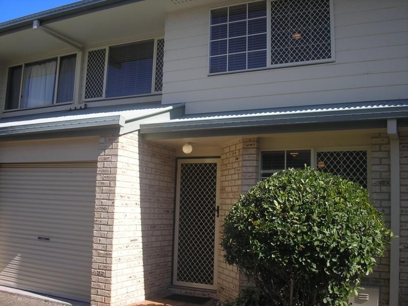 11/12 Bergin Street, Booval QLD 4304