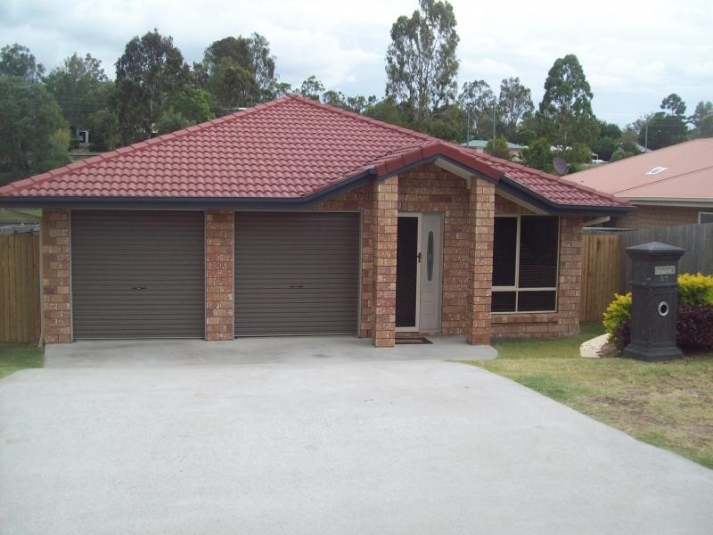 27 Des Arts Place, Wulkuraka QLD 4305