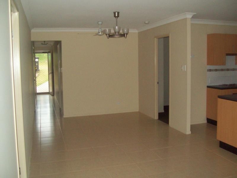 27 Des Arts Place, Wulkuraka QLD 4305