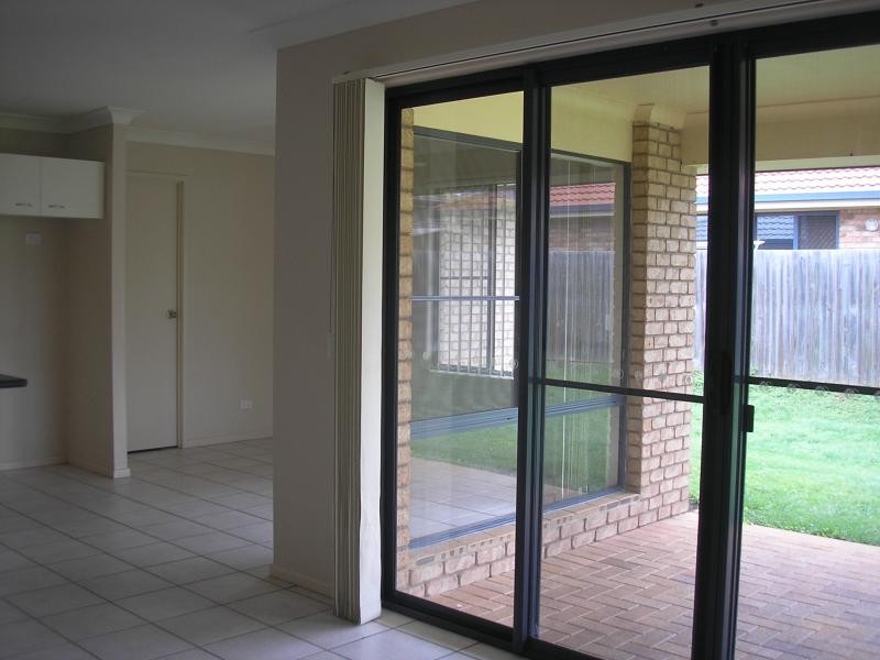 11 Dewhurst Crescent, Raceview QLD 4305