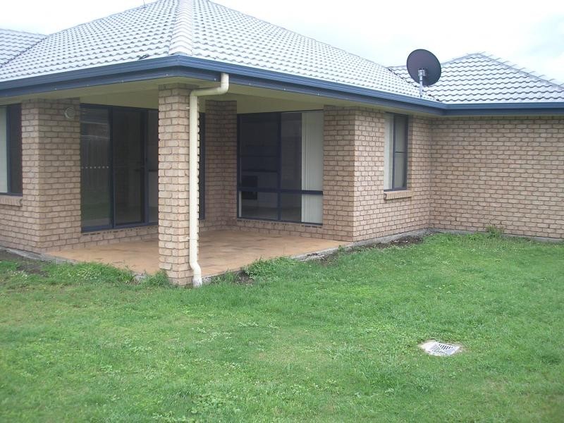 11 Dewhurst Crescent, Raceview QLD 4305