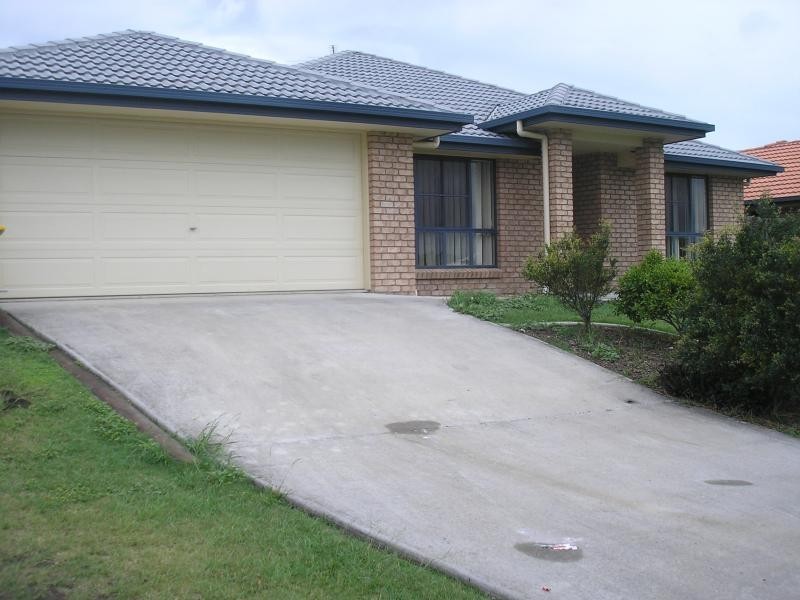 11 Dewhurst Crescent, Raceview QLD 4305