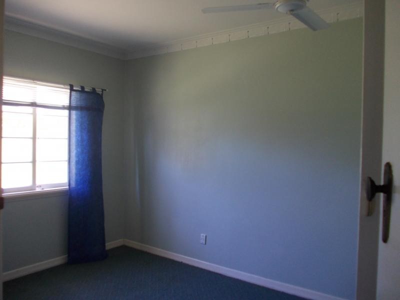 37 Brisbane Road, Newtown QLD 4305