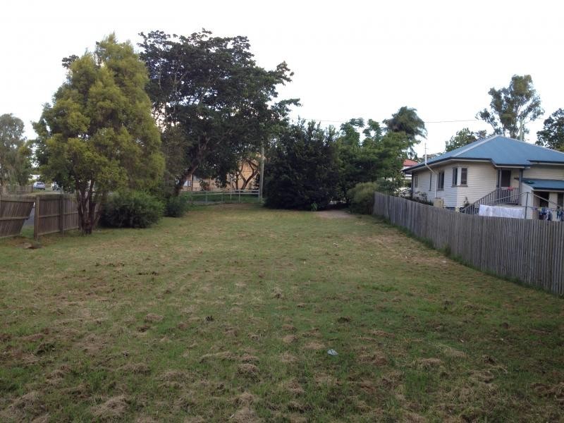 12 McNamara Street, Leichhardt QLD 4305