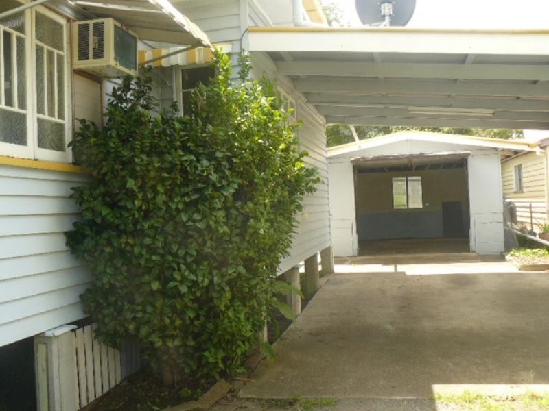 4 Cemetery Road, Ipswich QLD 4305