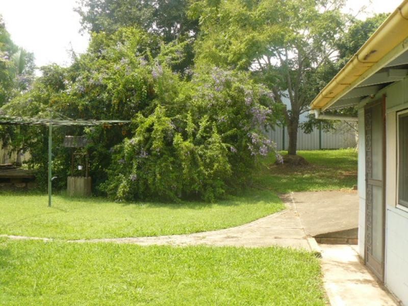 4 Cemetery Road, Ipswich QLD 4305