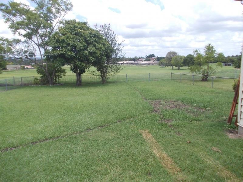 107 Blackstone Road, Silkstone QLD 4304