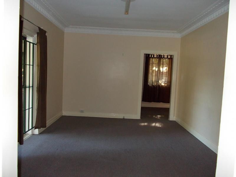 24 Railway Street, Booval QLD 4304