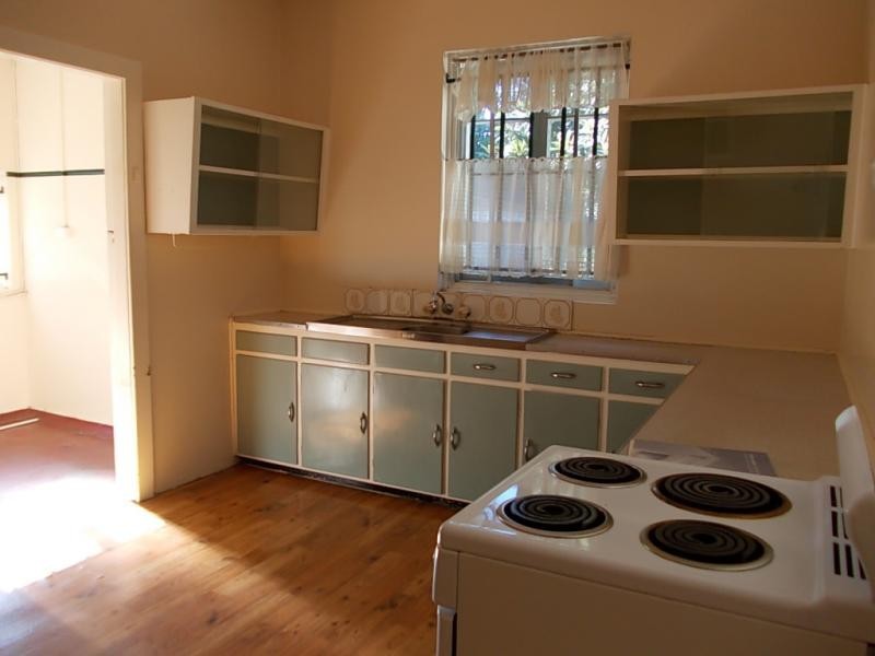 24 Railway Street, Booval QLD 4304