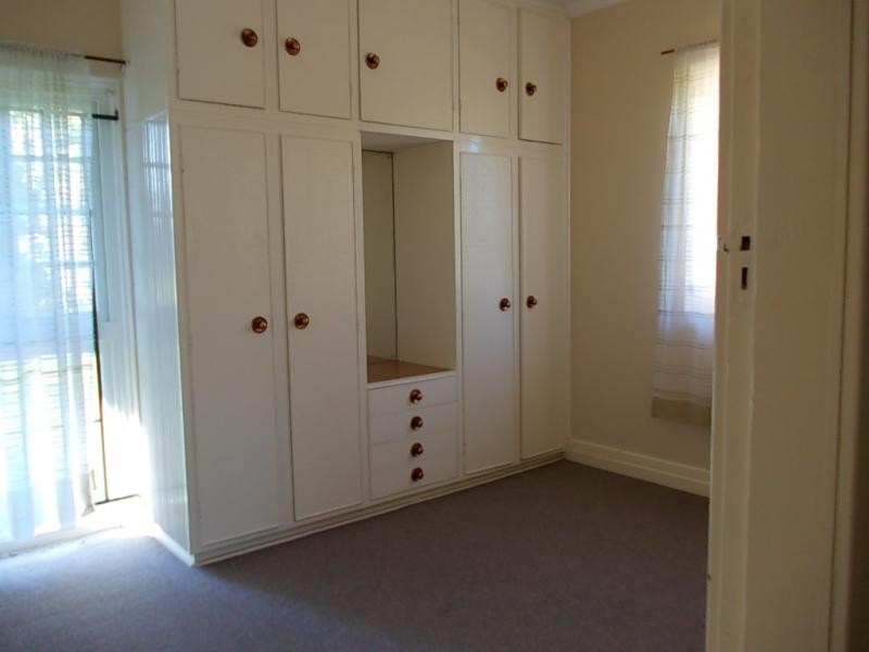 24 Railway Street, Booval QLD 4304