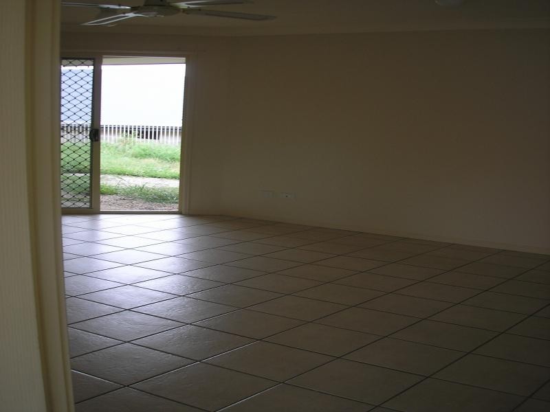 15 Sandhurst Place, Brassall QLD 4305