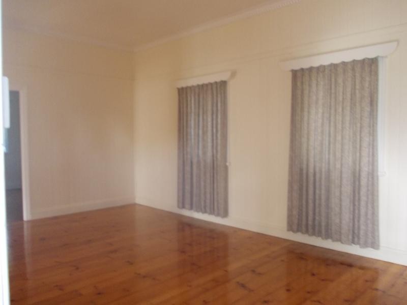 159 Blackstone Road, Silkstone QLD 4304