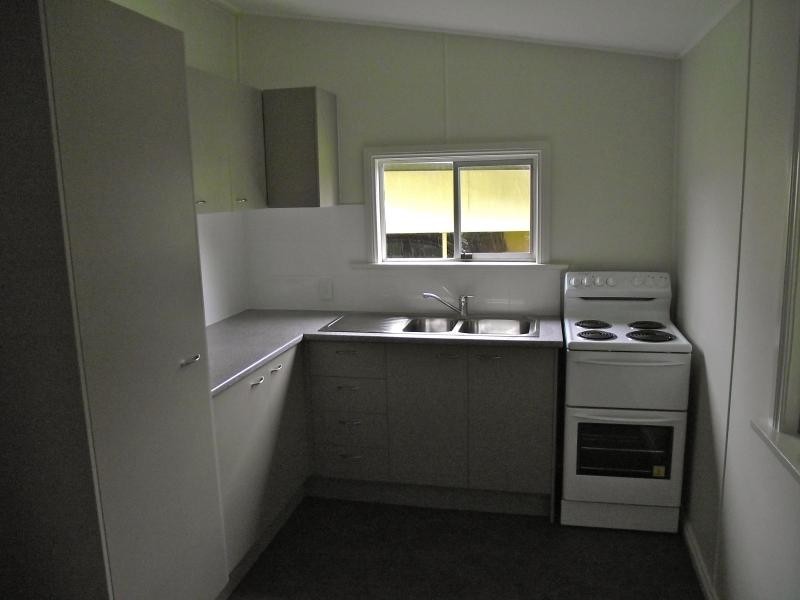 6 Lindsay Street, Bundamba QLD 4304