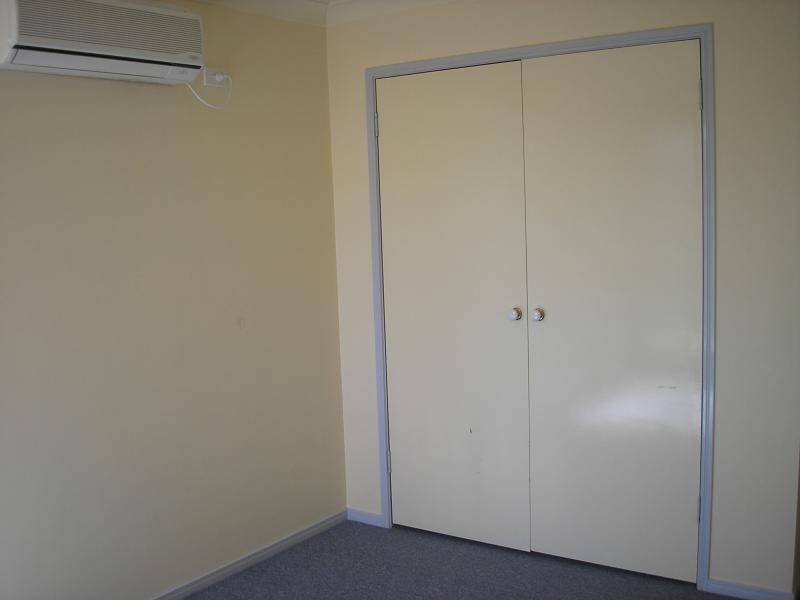 8 Morris Street, Flinders View QLD 4305
