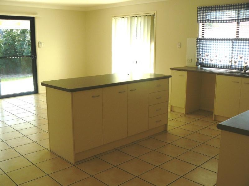 60 Anna Drive, Raceview QLD 4305