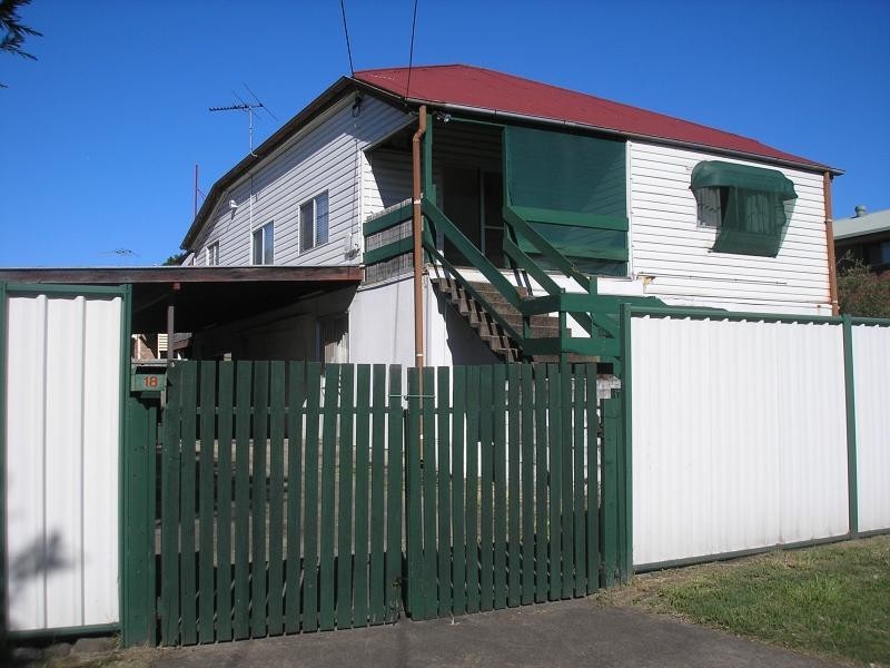 18 Green Street, Booval QLD 4304