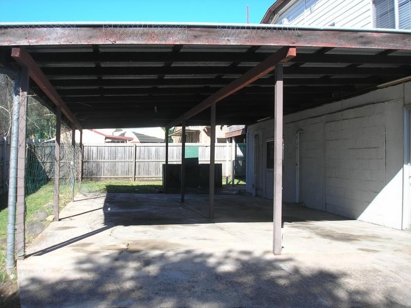 18 Green Street, Booval QLD 4304