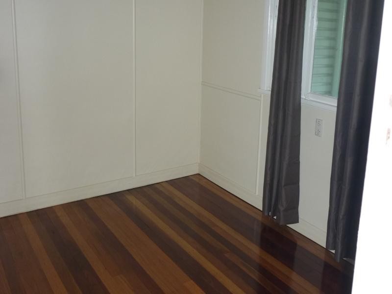 4 Harold Street, Bundamba QLD 4304