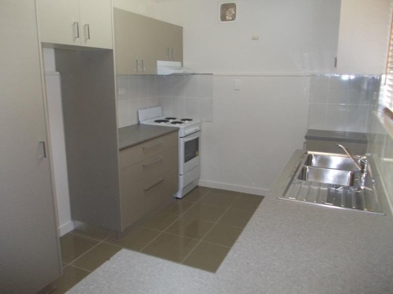 2/19 Mortimer Street, Ipswich QLD 4305