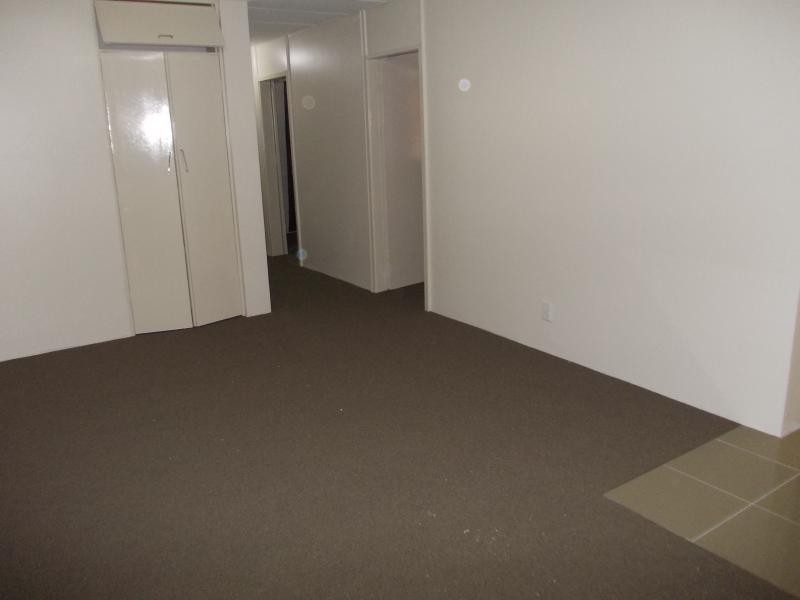 2/19 Mortimer Street, Ipswich QLD 4305