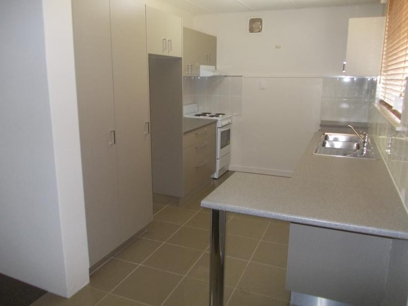 2/19 Mortimer Street, Ipswich QLD 4305