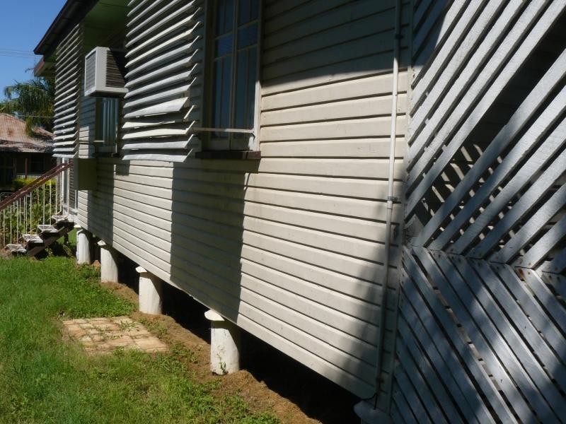 11 Edward Street, One Mile QLD 4305